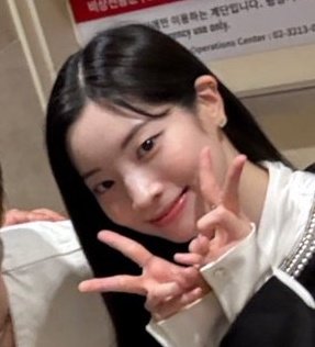 다현이는브이할때손이정말귀엽답니다
뭔말알?