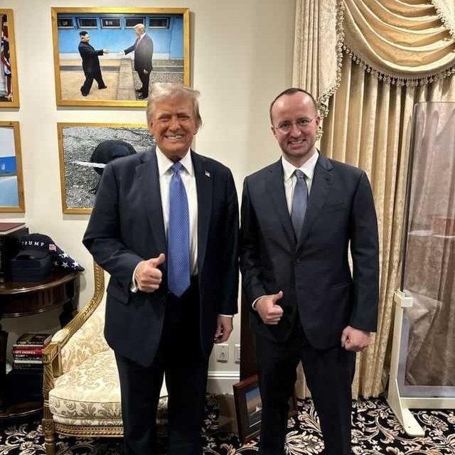 🚨 MASSIVE DEAL 🚨

Trump Media just bagged 684.4M $CRO 😳🔥
Locked + staked with <a href="/cryptocom/">Crypto.com</a> Custody.

The biggest $CRO custody move to date 👀🚀

👇 Let’s break it down 👇