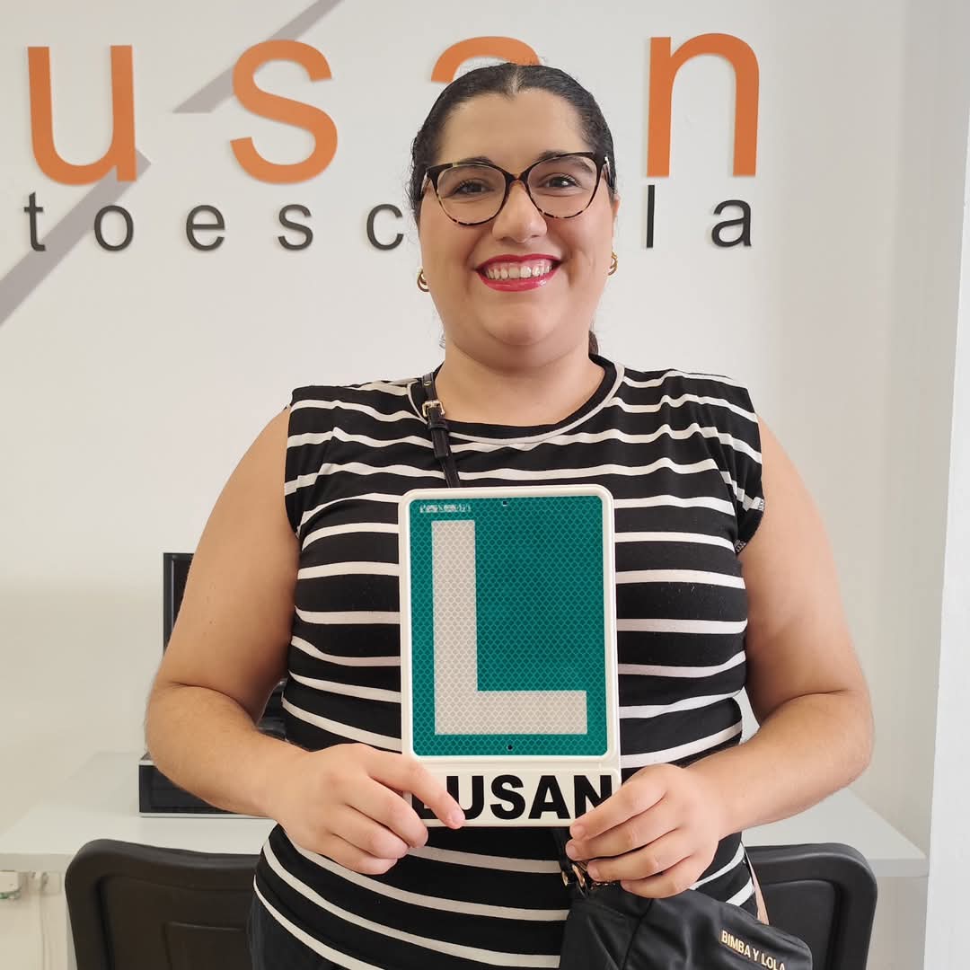 AutoescuelLusan's tweet photo. Enhorabuena Ángela!!! Aunque la foto viene un poco tarde, es una alegría para nosotros poder compartirla. Esperamos que la disfrutes mucho y que no pierdas nunca esa alegría y positividad que te caracteriza. Aquí nos tienes para lo que necesites!!!

#aelusan #palmadelrio https://t.co/E4OtPqVfLU