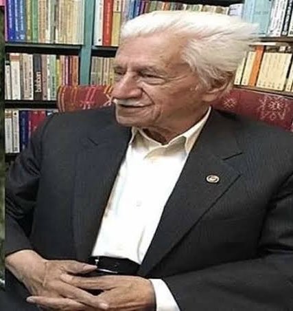 Şanlıurfa kültür ve edebiyatına büyük katkılar sunan kıymetli kalem Naci İpek’in vefatını derin bir üzüntüyle öğrendim.

Kaleminden ve gönlünden kopan şiirler, yazılar ve anılarla Urfa’nın sesi ve hikâyesini yansıtan bilge bir yazar, şair ve fikir insanı olarak şehrimiz için