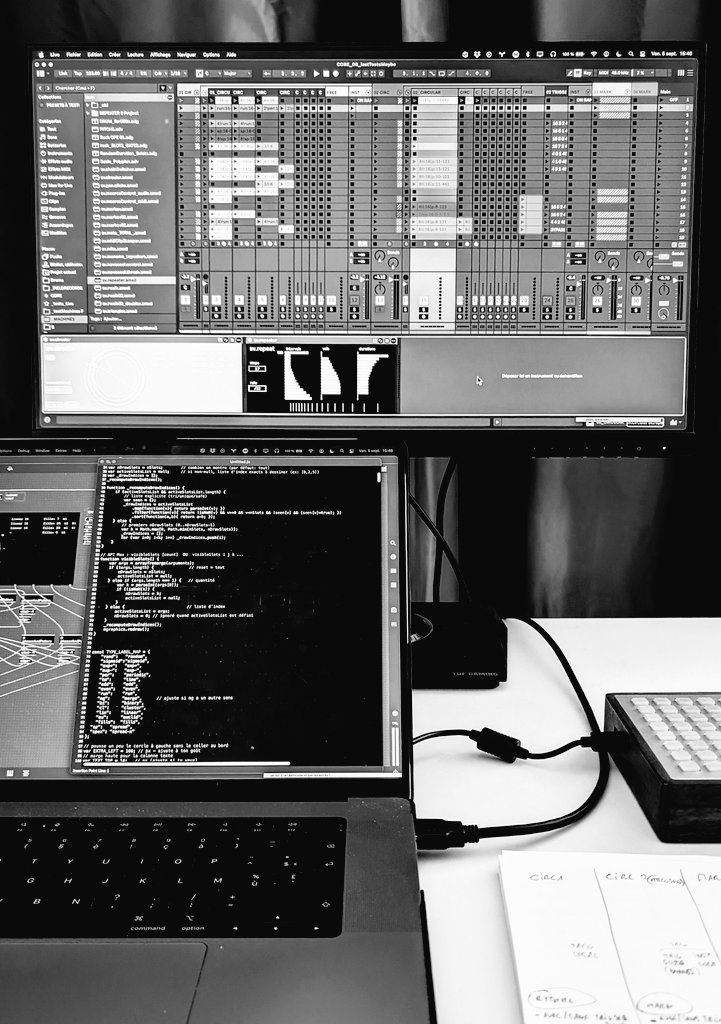 julienbayle's tweet image. My studio since 2 months. Preparing... #supersystem
#maxmsp
@structurevoid0
