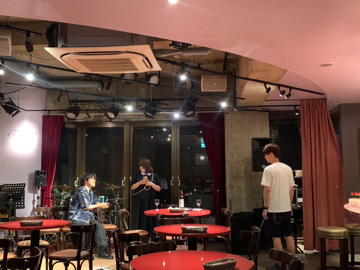 honobouno481's tweet photo. 稽古順調に進んでいます
あっという間に再来週本番なんですね

衣装も音楽も決まって
ドンドンイメージが膨らみます
衣装みんなカワイイ🥰

今週末は稽古お休みなので
じっくり台本読んで
いろいろ準備して
ゆっくり休んで
来週からの稽古に備えます！

お食事と演劇
どちらも楽しんで頂きたいです https://t.co/OJXg5kn7e4