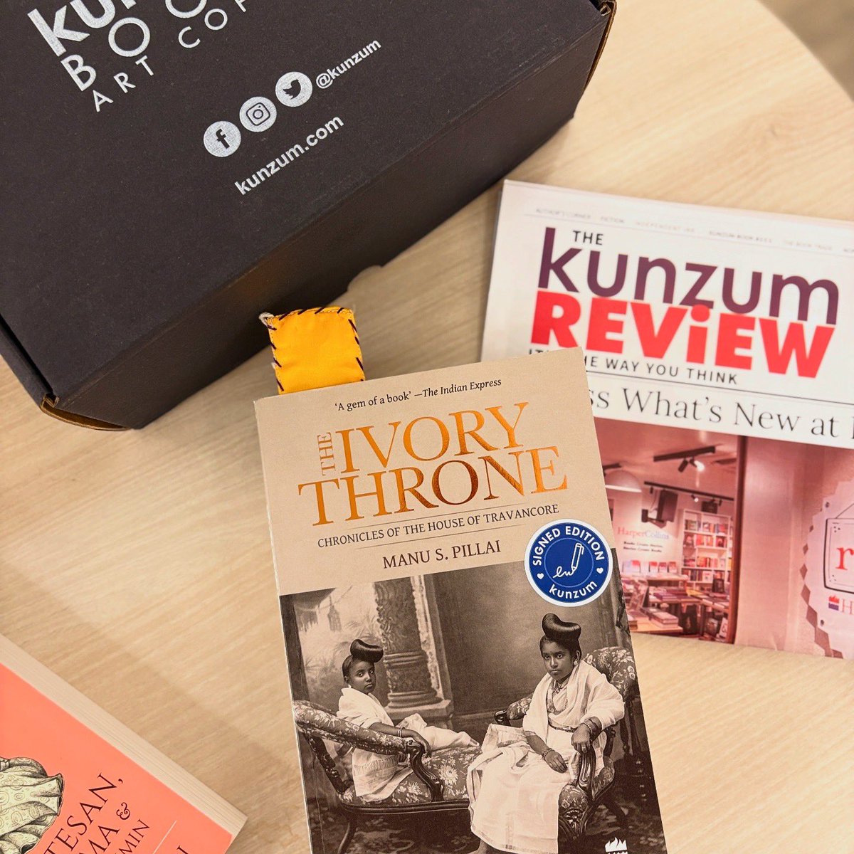 kunzum's tweet image. History, intrigue &amp;amp; a signed gem!
Get the exclusive Manu S. Pillai Book Box, The Ivory Throne (signed), The Courtesan, the Mahatma &amp;amp; the Italian Brahmin, The Kunzum Review, journal &amp;amp; more.

kunzum.shop/products/pilla…

#kunzum #kunzumbooks #bookbox