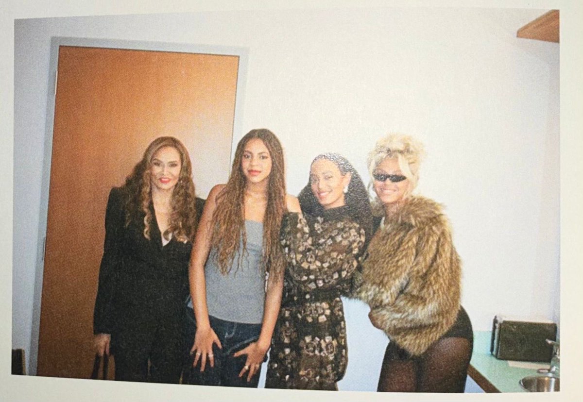 Miss Tina, Blue, Solange, and Beyoncé in a picture from the COWBOY CARTER era. 🩵