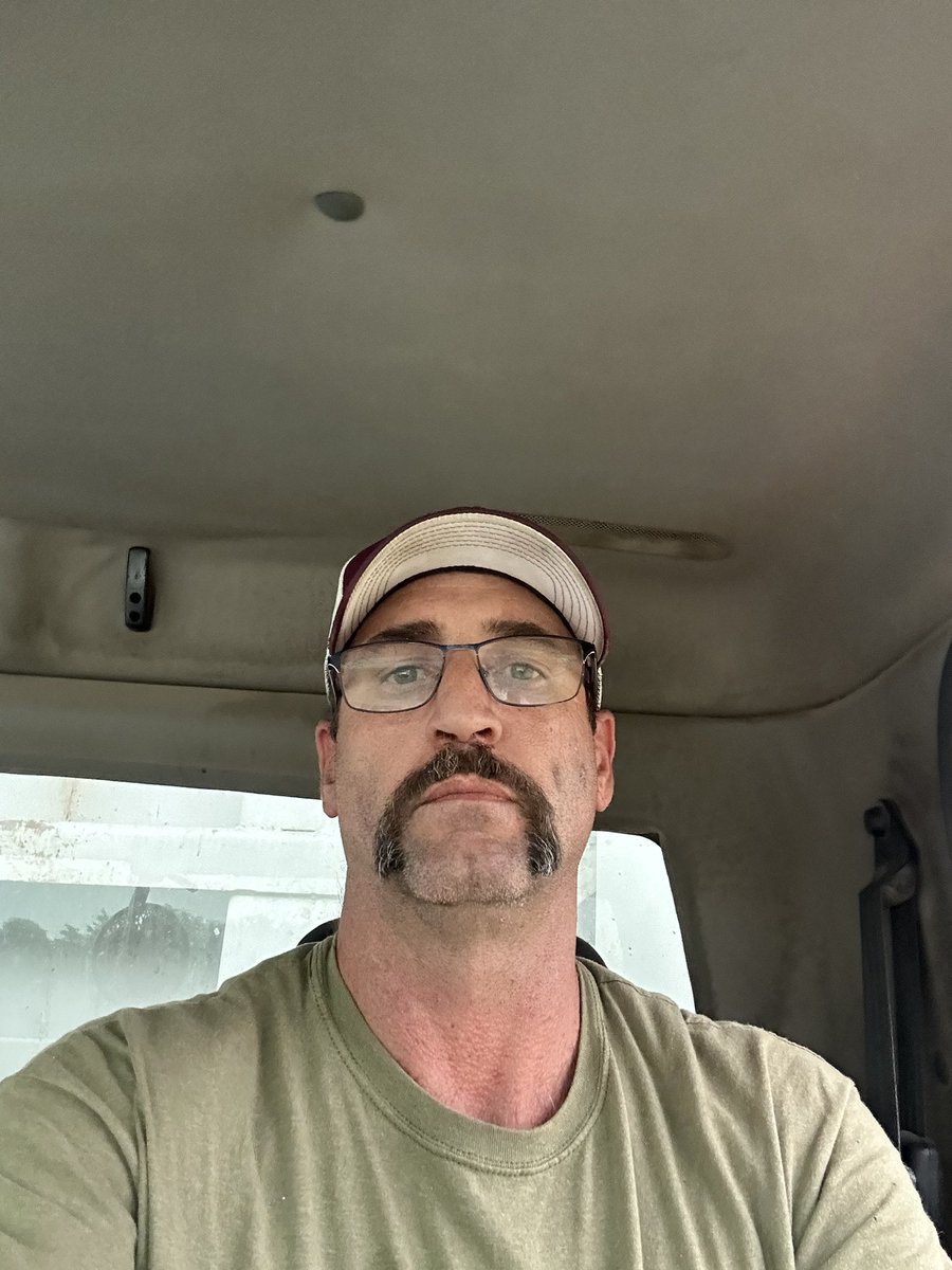 patrick_cr91201's tweet photo. How’s your Friday https://t.co/Qt3xrXhgNf