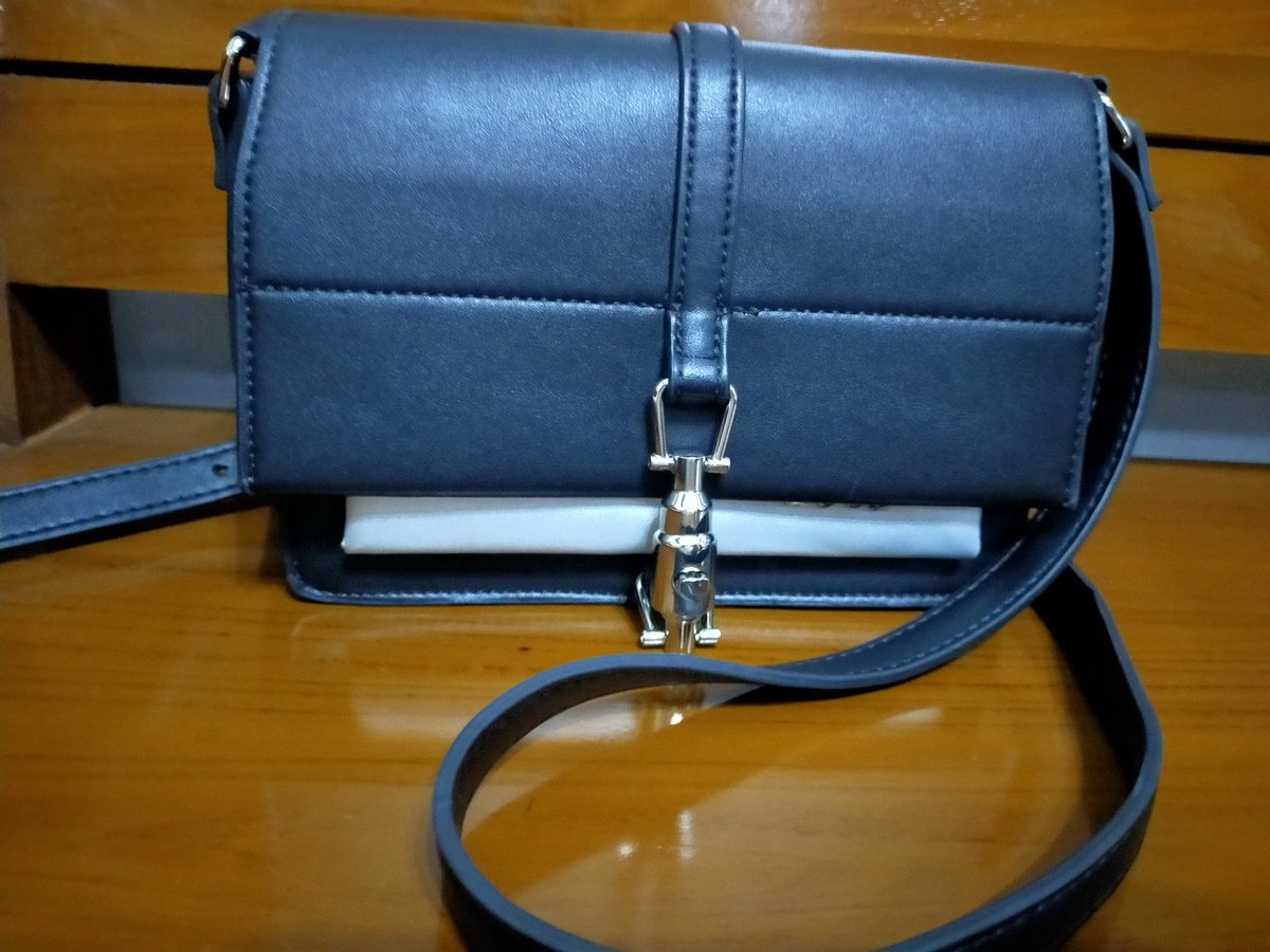 sweetchacandy's tweet photo. Wts preloved Sling bag by Gosh
-Bisa nego dikit 
- Info lain by DM https://t.co/gLwLww5sHG