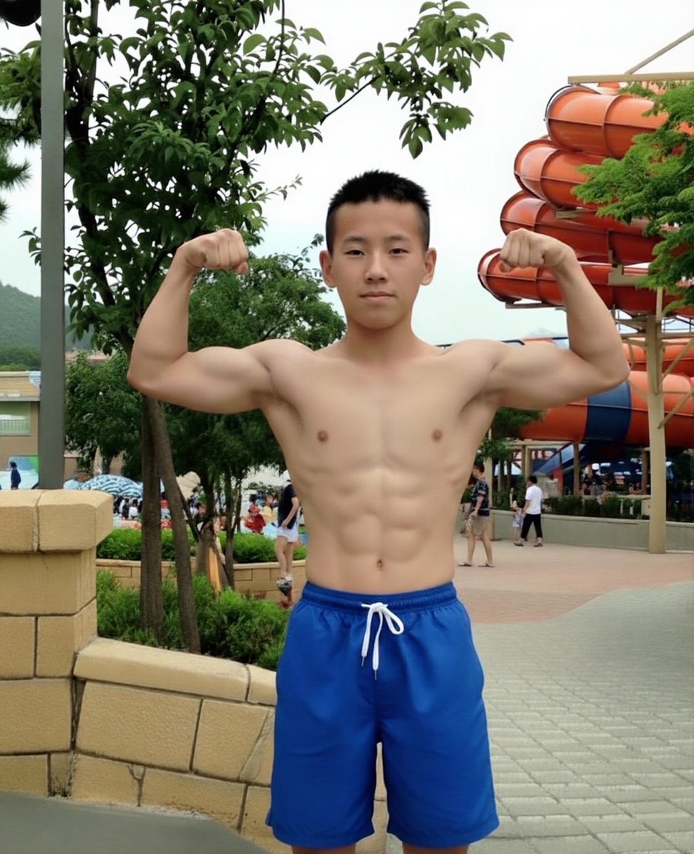 ytmuscl's tweet photo. 14 with 9 years of workout https://t.co/Gf6Uzkgyyj