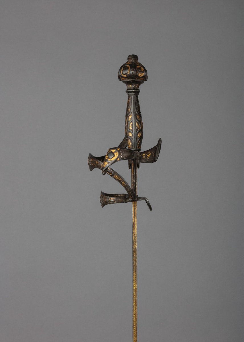 A lavishly gilt single-edged #Sword,

OaL: 43.75 in/111.1 cm
Blade Length: 28 in/71.1 cm
Weight: 2.8 lbs/1.3 kg

#France, ca. 1580 with a later blade, housed at the <a href="/metmuseum/">The Metropolitan Museum of Art</a>

#weapons #rapier #renaissance #themet #metmuseum #art #history