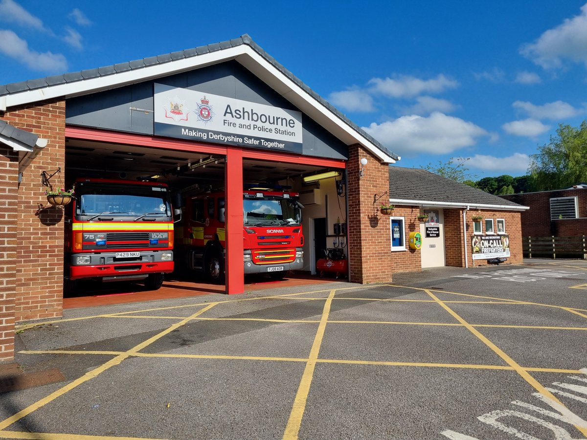AshbourneStn's tweet photo. Is you 🚗 dirty after all this 🌧 we've had recently?? If so, pop down to @AshbourneStn 🚒 this Sunday (7th) to have it cleaned by your firefighters 👨🏻‍🚒👩🏻‍🚒 Anytime between 11am - 3pm and we'll get it sparkling clean for you ✨️🧽💦 https://t.co/ZeOjQQVPfq