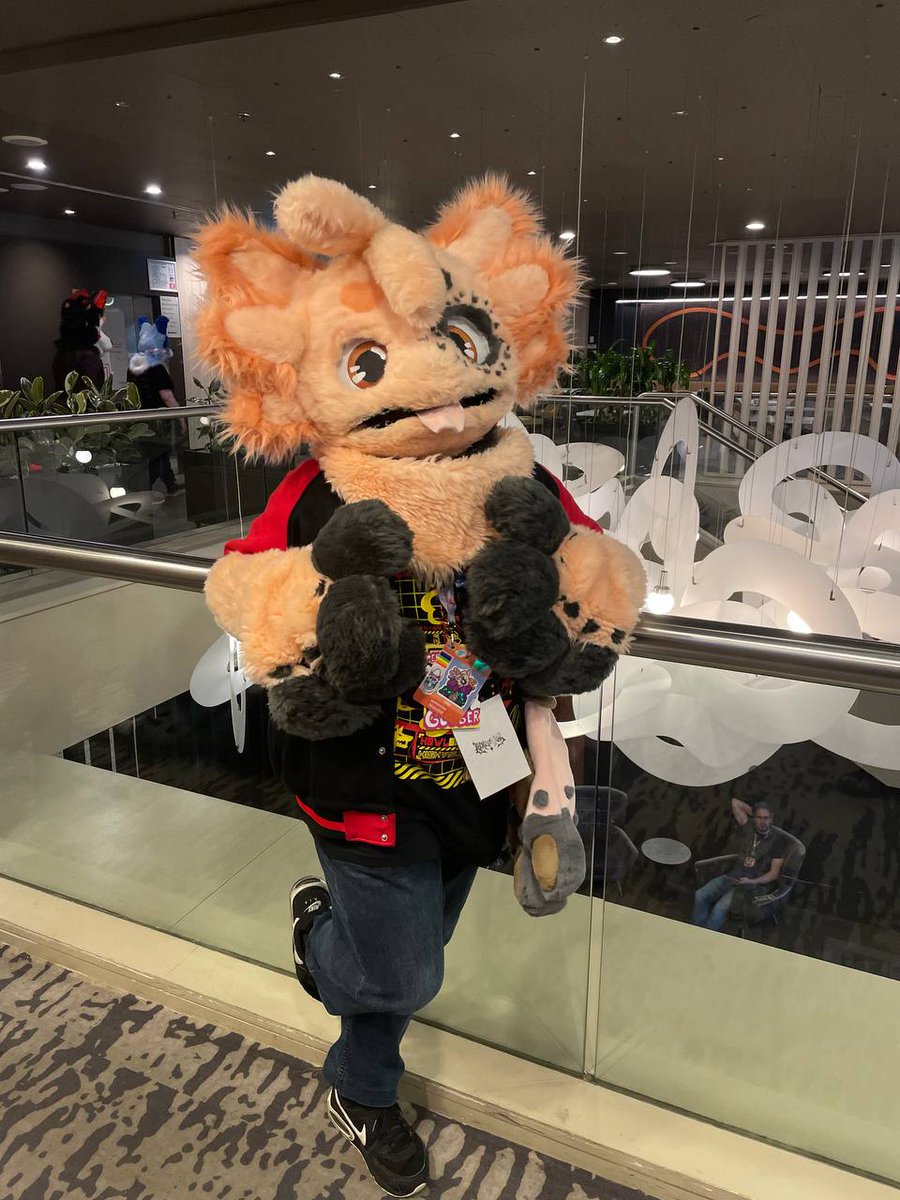 Why's he just 🧍‍♂️

Happy #fursuitfriday