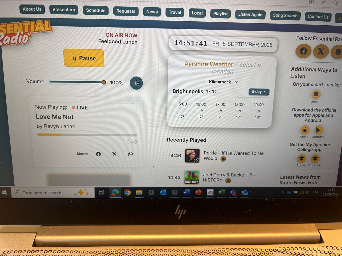 Early years students getting ready for the weekend with some Essential Radio 🎶 #fridayfeels <a href="/AyrshireColl/">Ayrshire College</a>
