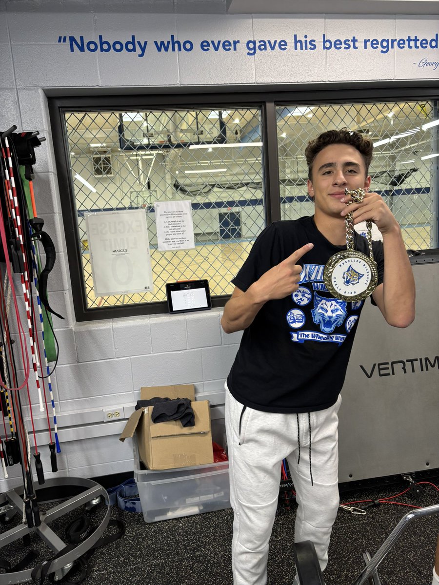 1st #FastCatFriday Champion of the 2025-2026 school year is Senior C Tyler Zangara

Tyler has been on a tear this fall winning the Week 2 belt and setting a 355 PR Squat this week. 

Keep up the great work, TZ #Compete #FlyTheW