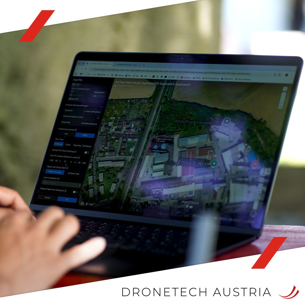 ImmotechAustria's tweet photo. Heute stand bei uns ein Test mit dem #DJIDock3 mit der DJI Matrice 4D auf dem Plan! Das Dock 3 setzt neue Maßstäbe für vollautomatisierte Drohnenflüge und kommt bei uns in Forschung &amp; Entwicklung, bei der Vermessung, Inspektion und zur Sicherheitsüberwachung zum Einsatz. 🚀 #DJI https://t.co/dMPBDARkeD