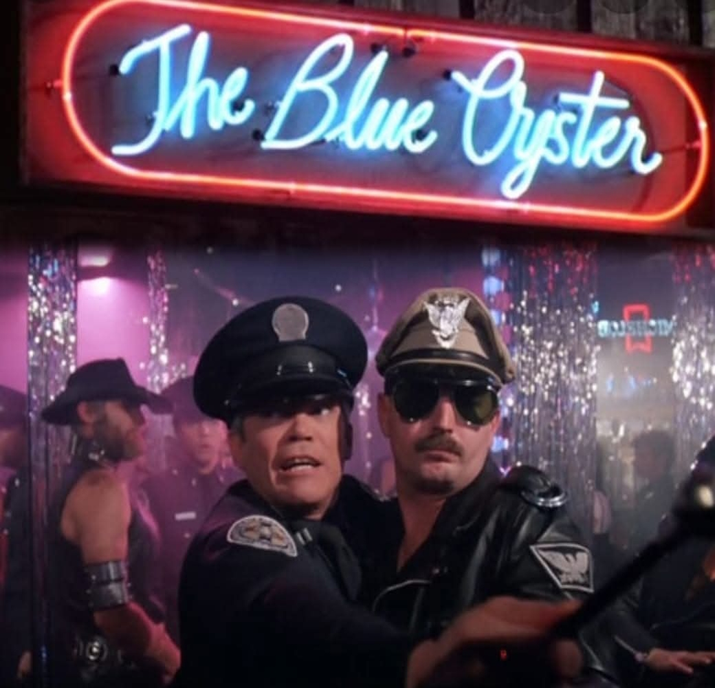 Nu jäklar är det Fredag Cheers 🤣😂🍺
.