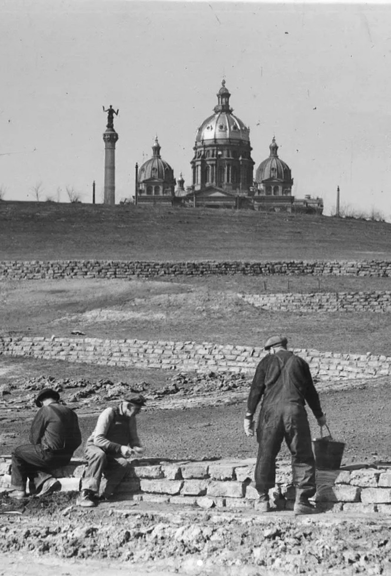 "FOUND our new house!"  -The 1800s