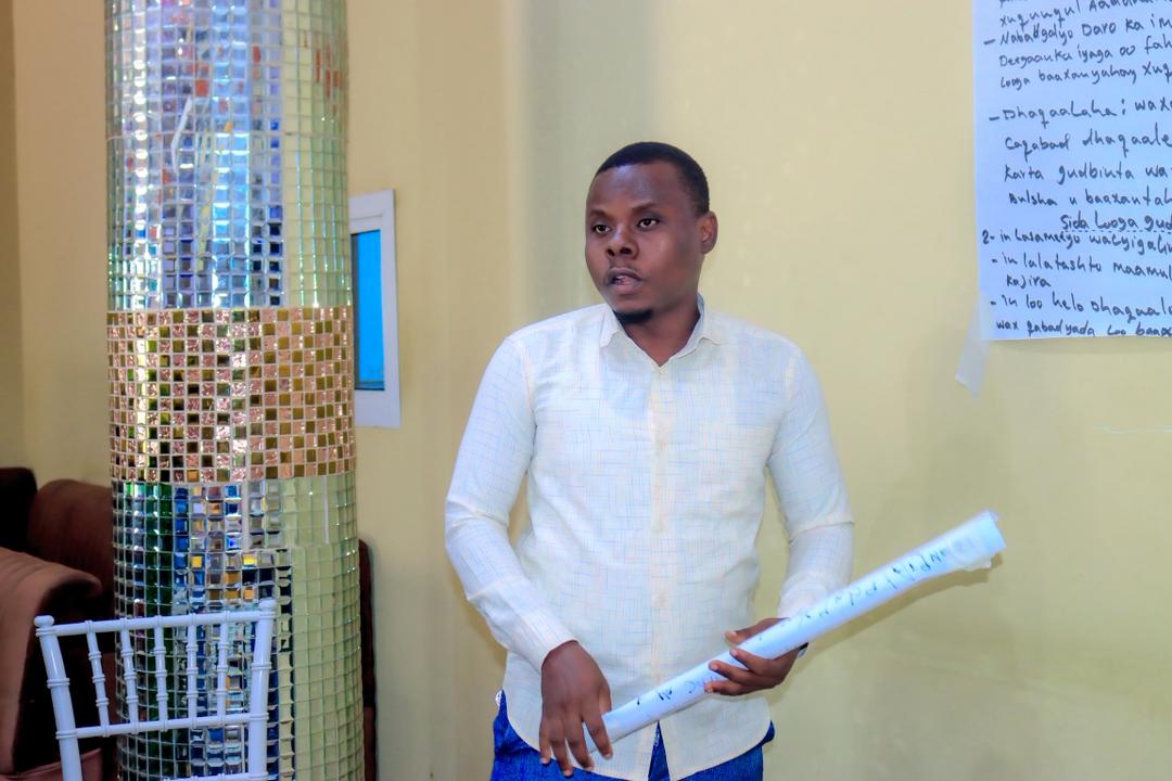 Sasdosom's tweet image. “This workshop improved our ability to document &amp;amp; report human rights violations,” said Yusuf Mohamed Muridi from IDAA.

3-day training by #SASDOSOM in partnership with  #UNTIMS strengthened CSOs &amp;amp; CBOs in Lower Shabelle.

#HumanRights #CapacityBuilding #Somalia