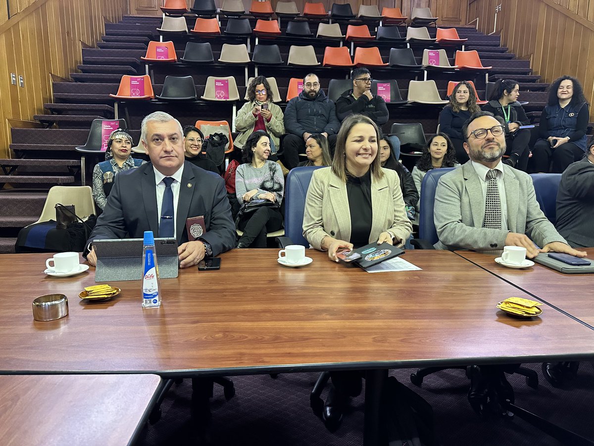 [AHORA] En dependencias de la Municipalidad de Valdivia, se realiza exposición interinstitucional al Subsecretario de Seguridad Pública, Rafael Collado, sobre estrategias investigativas y de intervención policial en la ciudad. #LosRios #Valdiviacl