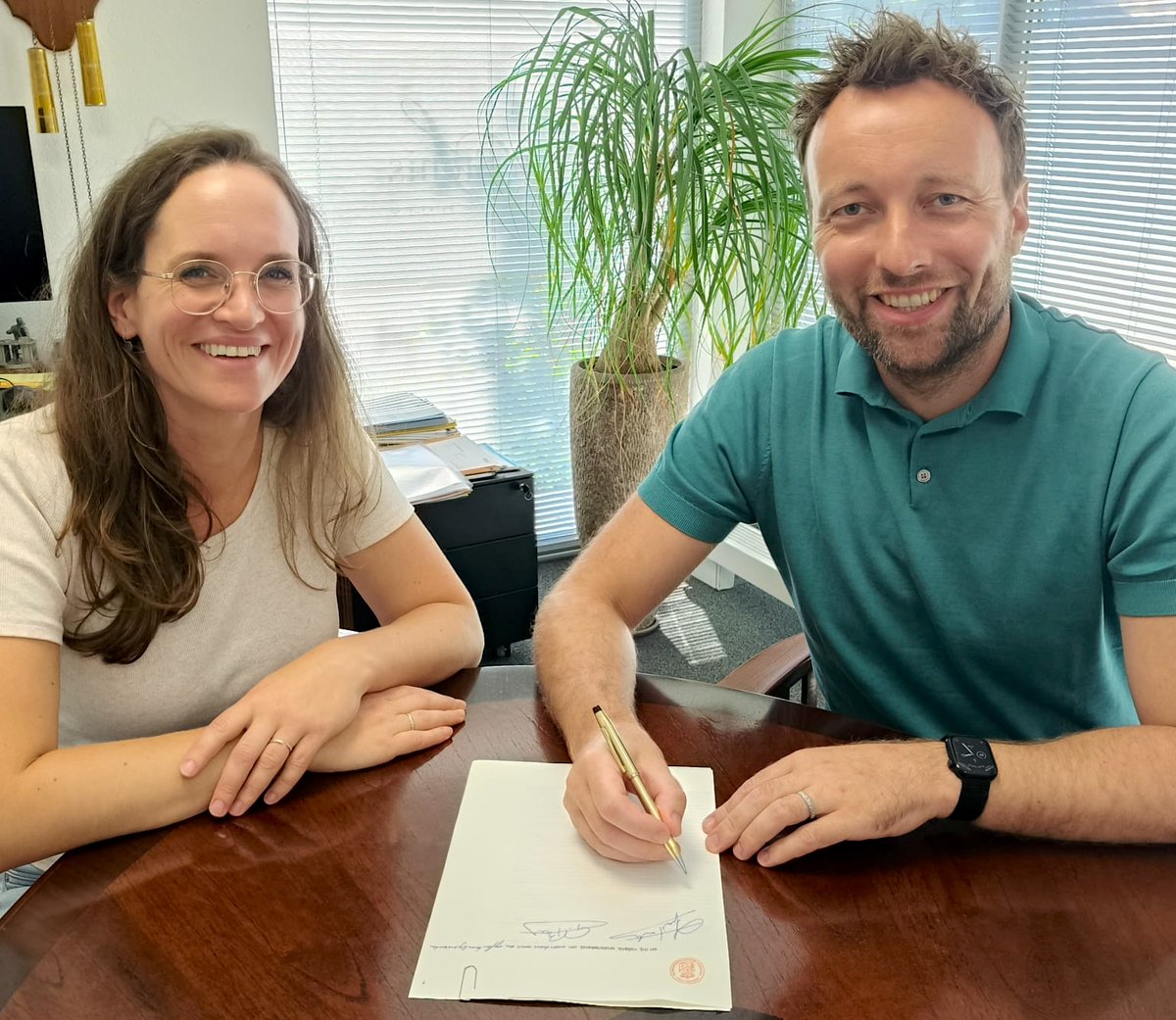 Nu is het officieel: Wij gaan verhuizen! 🥳

Dat betekent ook dat ons huidige fijne huis nu officieel te koop staat. Benieuwd? 👉 funda.nl/detail/43155439