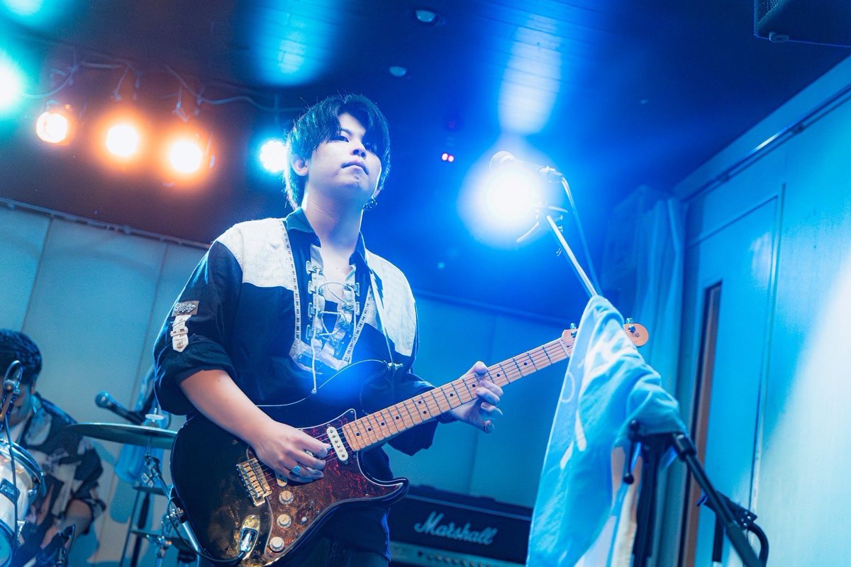 Look_back_band's tweet photo. DRAFT FES 〜 2025.08.14 〜

DRAFT FESはちゃめちゃに楽しかったです！
うんのさん呼んでいただき本当にありがとうございました！

photo by @wakaph_ 

#Lookback
#ドラフトフェス
#ドラフトフェス2025summer
#DRAFTFES
#DRAFTFES2025SUMMER https://t.co/0rlj42E11V