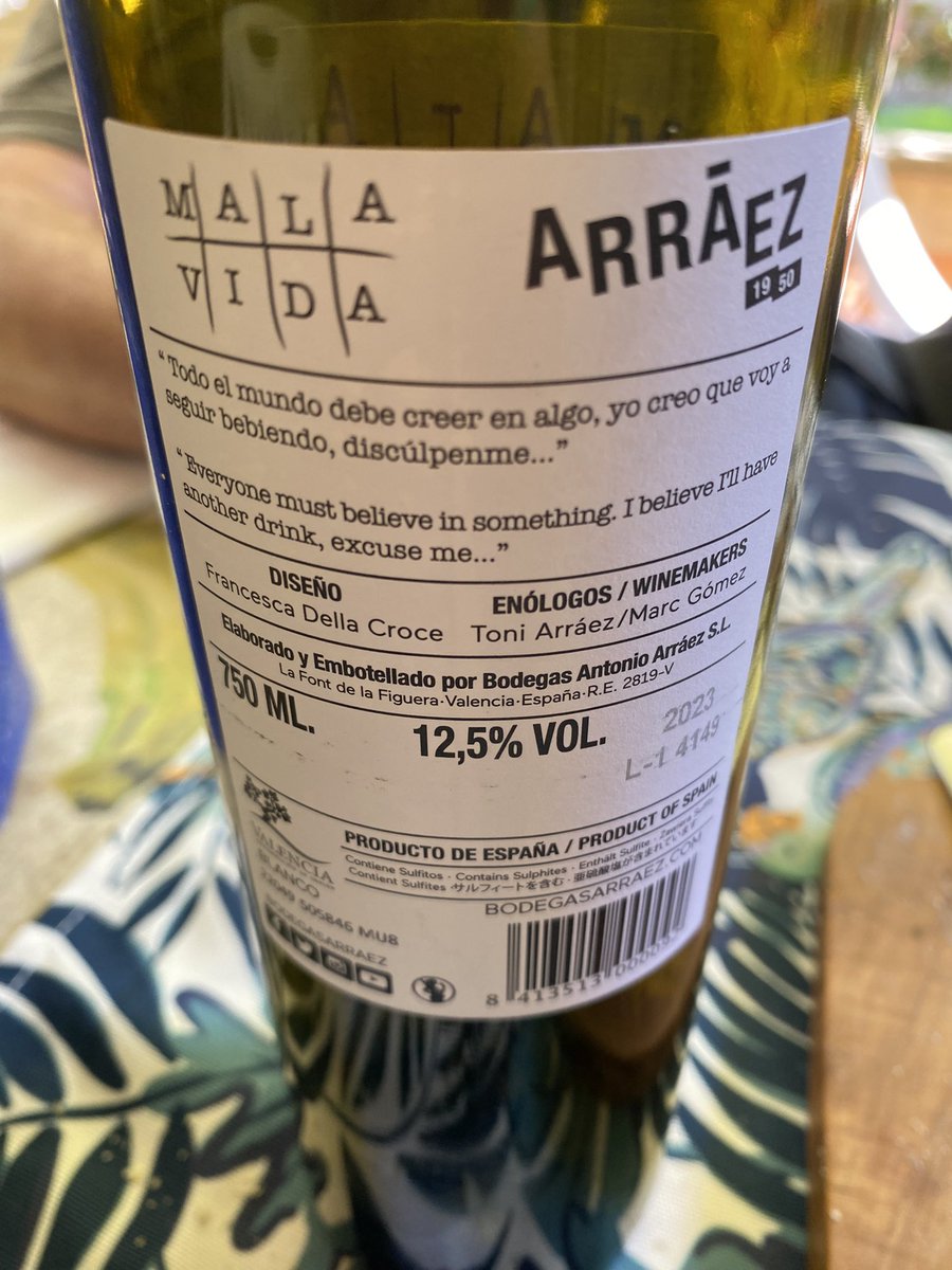 Vinos Arráez.  
Valencia . 
La Madriguera blanco  se tomó en Castellón con 🥘 paella para los Reyes 2025. 
Hoy Mala Vida blanco del 2023. 
Habíamos probado el tinto en Alicante. 
Rcp muy bien. 
4 euros y pico me ha costado.,