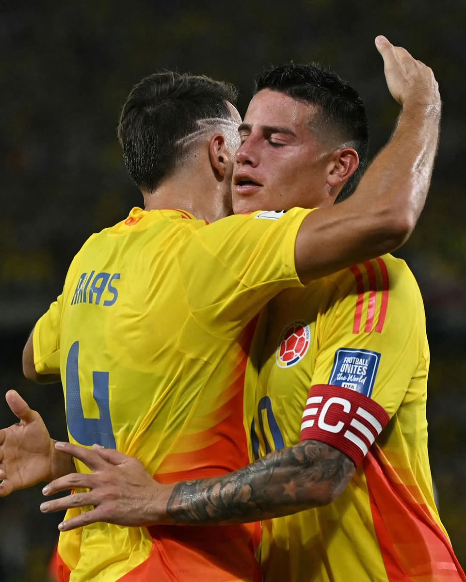 BiancaGaray1's tweet photo. ⚽🇨🇴Merci muchachos pour donne tout hier soir  . A le #mondial2026 . Montrée tout le talent 

⚽🇨🇴😁Une joie pour Colombie  le football une clef pour effacer la violence https://t.co/ZuU3F4exsv