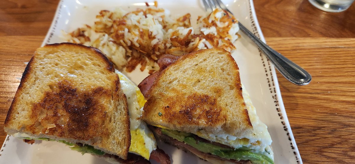 auntjana's tweet photo. Birthday Breakfast 

I gifted a meal by taking a photo at Good Evans with the free @GiftAMeal app.

#GoodEvans #GiftAMeal https://t.co/2gQsctDdha https://t.co/0ZEZdOlFEZ