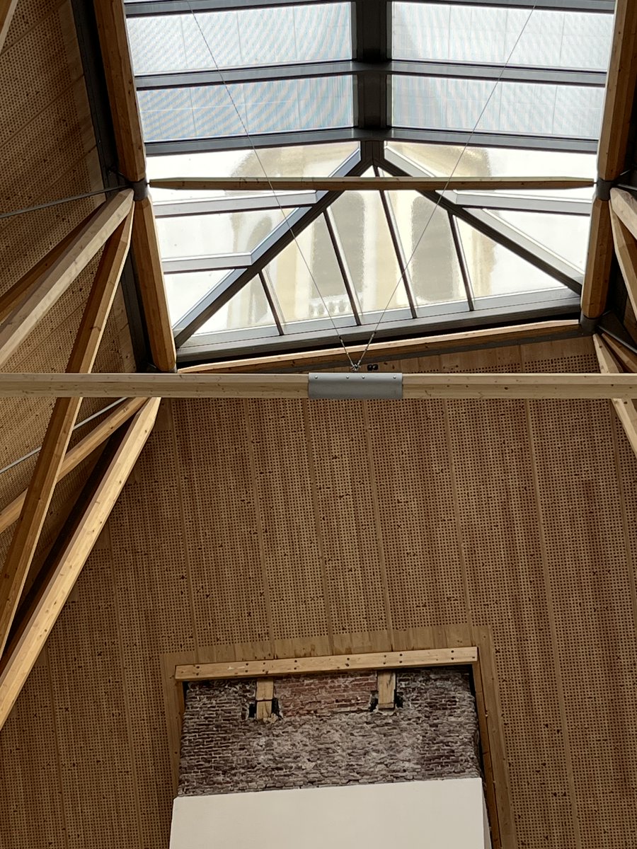 Foto's van de Elleboogkerk toegevoegd aan onze website met dank aan Kunsthal Kade Amersfoort.