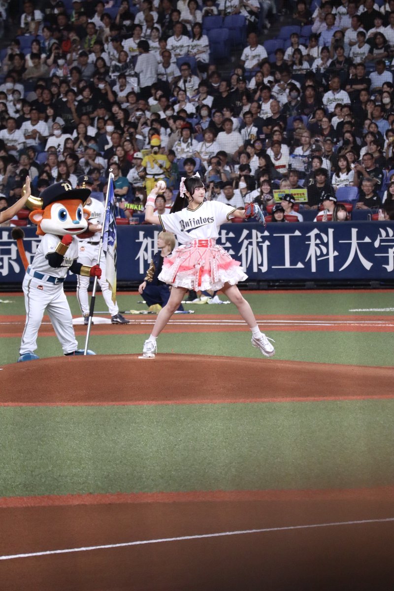 MCL_hinano's tweet image. 京セラドーム大阪で始球式するアイドル！✨✨