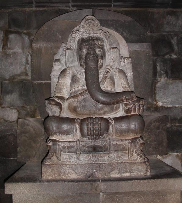 saurabhkoratkar's tweet image. - गणपती बामनांचा देव आहे. बहुजनांनी मानू नये. 
- गणपती ही ब्राम्हणेतरांची देवता नाही 
- गणपती वैदिक आहे, हिंदुंचा नाही 
- गणपती मुलनिवासींची अवैदिक देवता आहे 
- गणपती अवैदिक मातृसत्ताक तांत्रिकांची देवता आहे 
- गणपती लोकदेवता आहे ज्याचा हिंदुंशी वैदिकांशी संबंध नाही 
- गणपती…