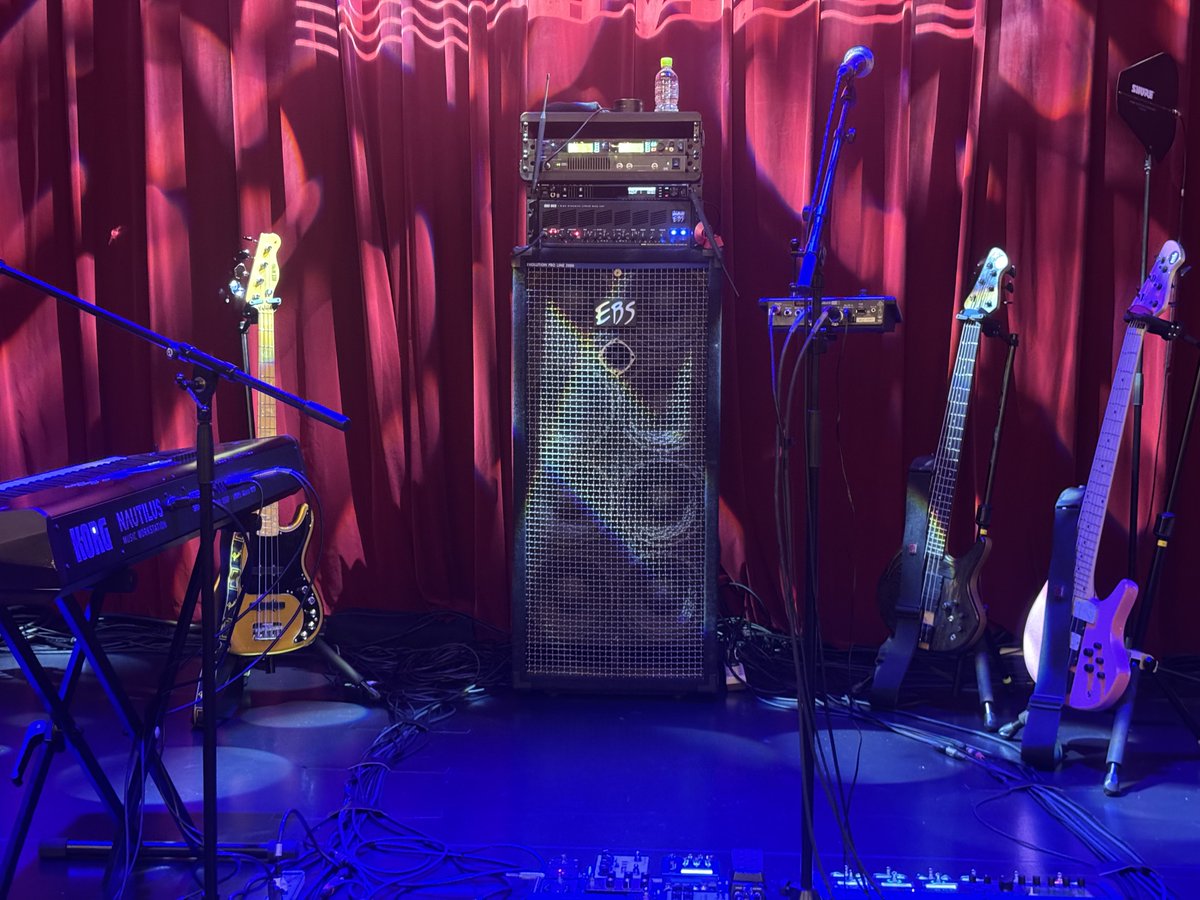 hiroakey_1013's tweet photo. 3年ぶりのDirty Loops。
今回もとにかく最高だったんだけど、どうしてもカービィが気になってしまう。 https://t.co/Ta7jkyxPZH