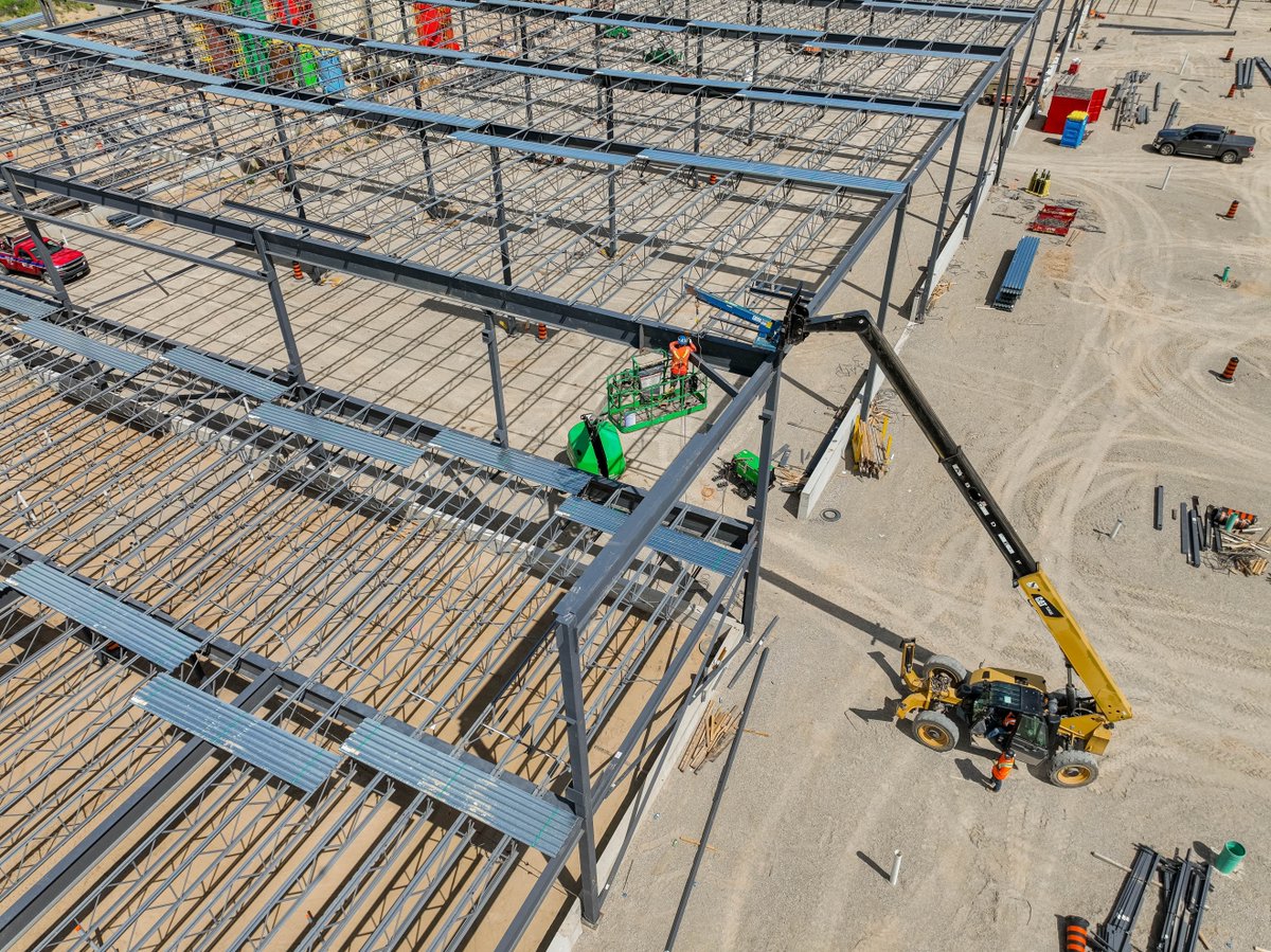 The stormwater management pond at our Tillsonburg Industrial project is showing exciting progress with the liner officially installed, marking a key step in protecting the site long term!
At the same time, steel is going up and the building is starting to take form!