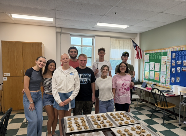 NipmucRegional's tweet image. Today was the first cookie Friday for this school year.  Thank you to our DECA program along with our functional programming classroom for filling the hallways with the smell of cookies this morning and keeping this tradition going for the students.  #nipmucpride