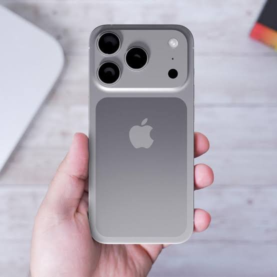 thetech_wiz's tweet image. Apple makes the move, Samsung follows ‼️

Below is an apparent Galaxy S26 edge render leak (by OnLeaks)

History has shown that Samsung has almost always mocked Apple’s design choices, only to eventually copy them. 

(credit- Macrumors &amp;amp; 9to5Google)