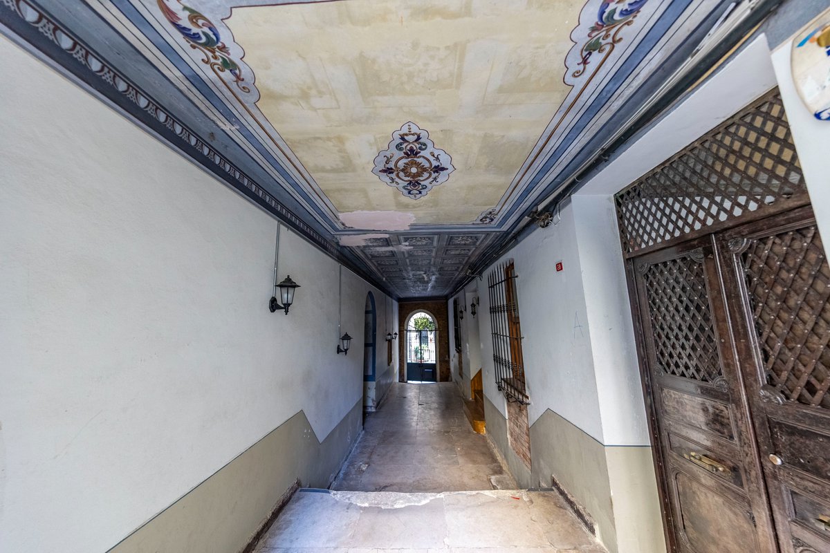 bdalgakiran's tweet photo. Galata Salti Pasajı - Rigo Apartmanlarında ayrı tapulu 2 daire birlikte satılıktır.

Yapımı 1899'da tamamlanmış yapıda 1+1 ve 2+1 dairelerimiz 60 m2+60 m2 brüt alana sahiptir.

4. ve 5. katta ve 2 ayrı teras kullanımları vardır.

Bilgi için: 0532 647 36 27

#galata #saltipasajı https://t.co/88tBEi52I1