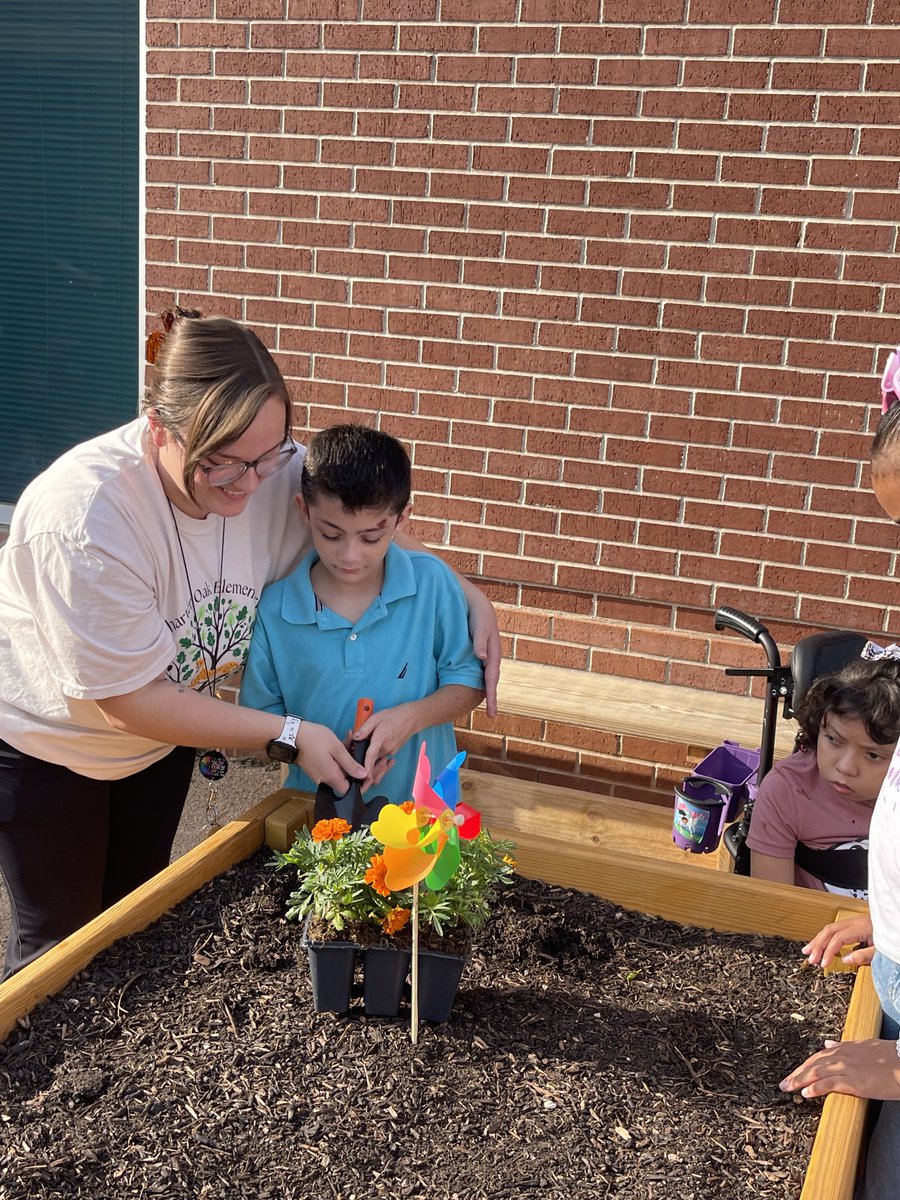 Congratulations to Charter Oak for launching their Cheetah Grove. It’s amazing what happens when the campus, PTA and community come together to create exceptional experiences for students. ⁦<a href="/BeltonISD/">BeltonISD</a>⁩