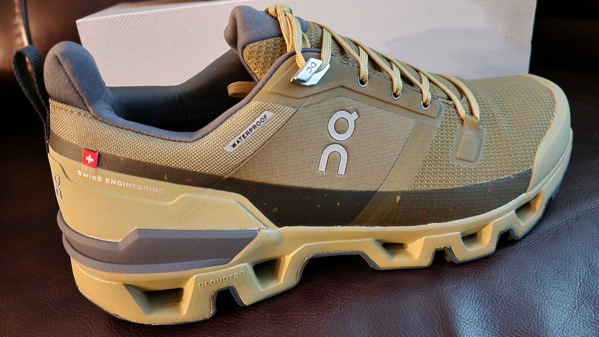 FlightMikeX's tweet image. Breaking these bad boys in Monday 👟💨 Brand new @on Cloudwander Waterproofs ready to crush Universal + HHN. Goal: 100,000 steps in one night. 🎢👻💀

Let’s see if my feet survive before the scare actors get me. #HHN #UniversalOrlando #FlightMikeX #100KStepsChallenge #OnCloud