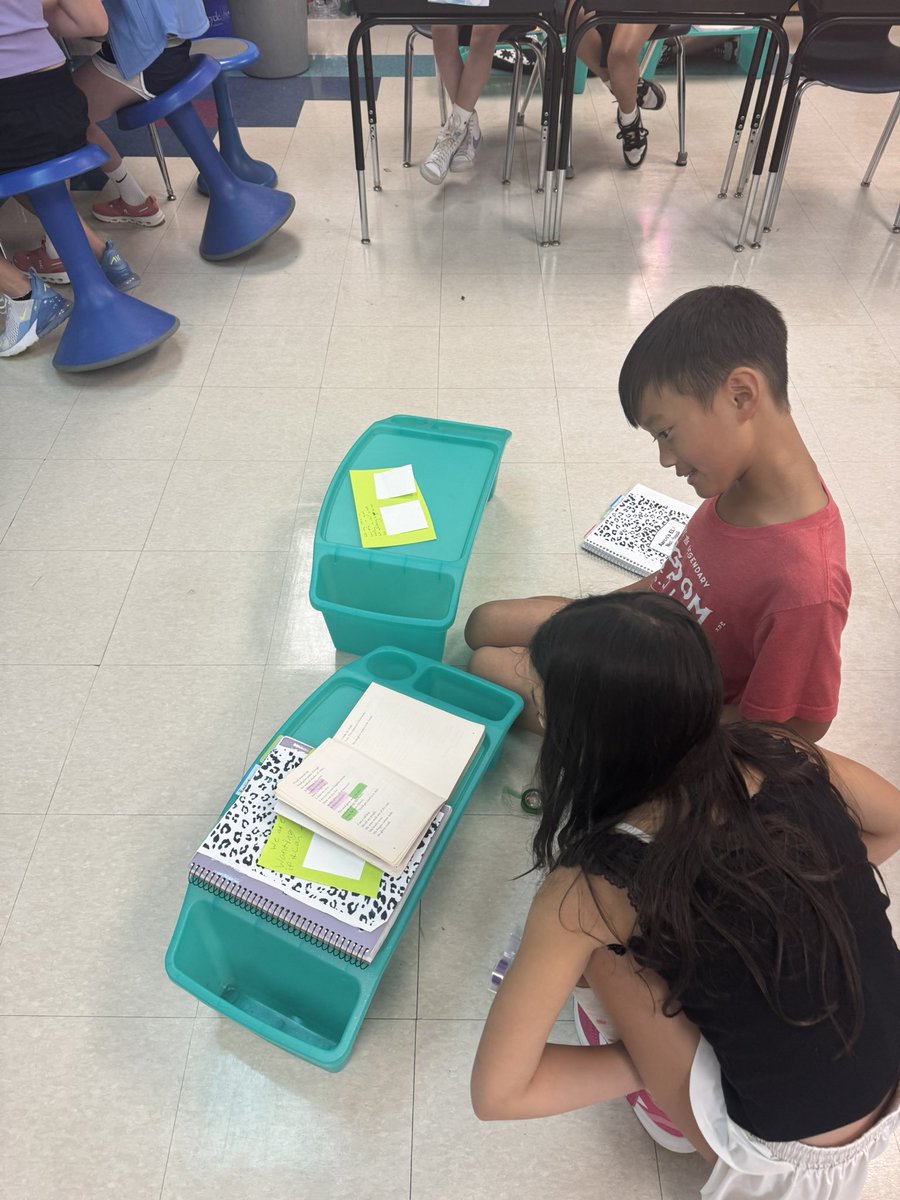 5thgrademrswade's tweet photo. To Understand/Interpret a Story, Readers Pay Attention to… (today’s reading mini lesson). Second read of Snow. I’m already impressed with these fifth graders. #Kek #HOTB https://t.co/oi68MULCwT