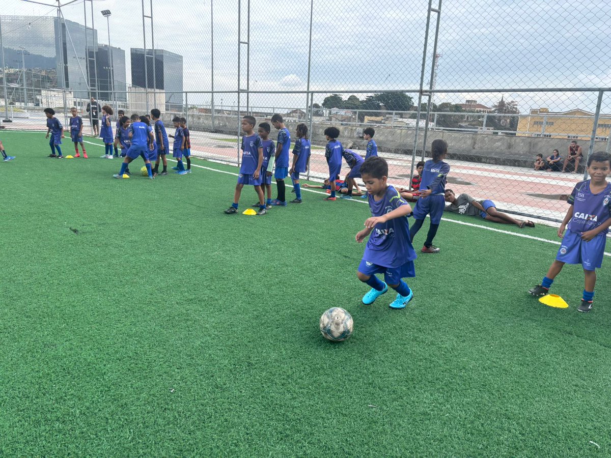 Spartario1's tweet photo. ⚽ O Super Aulão, do dia: 30/08/25, para as categorias SUB-07, SUB-08 e SUB-09 teve como objetivo principal proporcionar uma experiência esportiva enriquecedora, divertida e educativa para os pequenos atletas. 👏 

Pra cima!
🔵 🔴 https://t.co/dyWRC51JeF