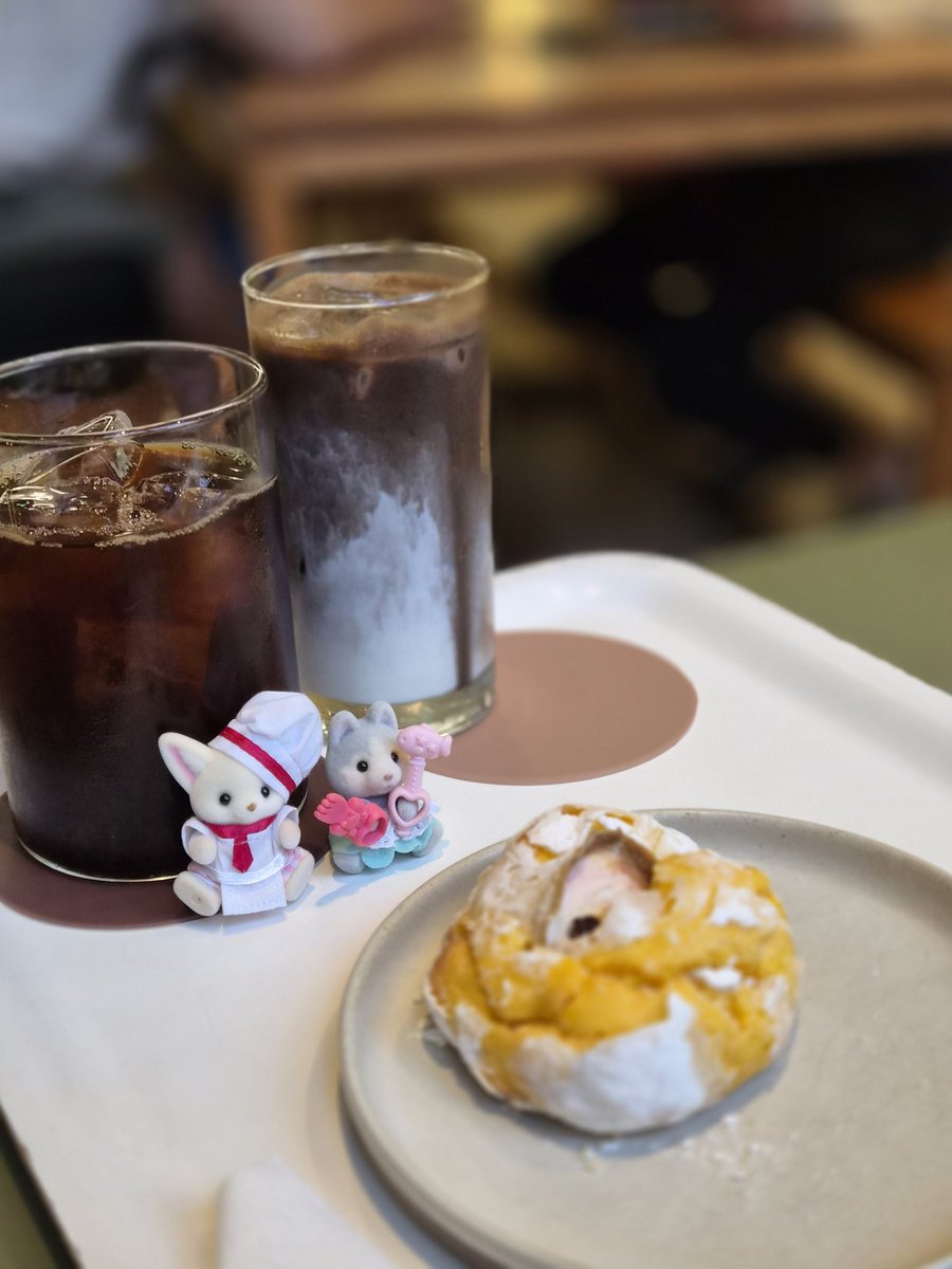 새 휴대폰으로 찍어보았어요 귀여워 귀여워