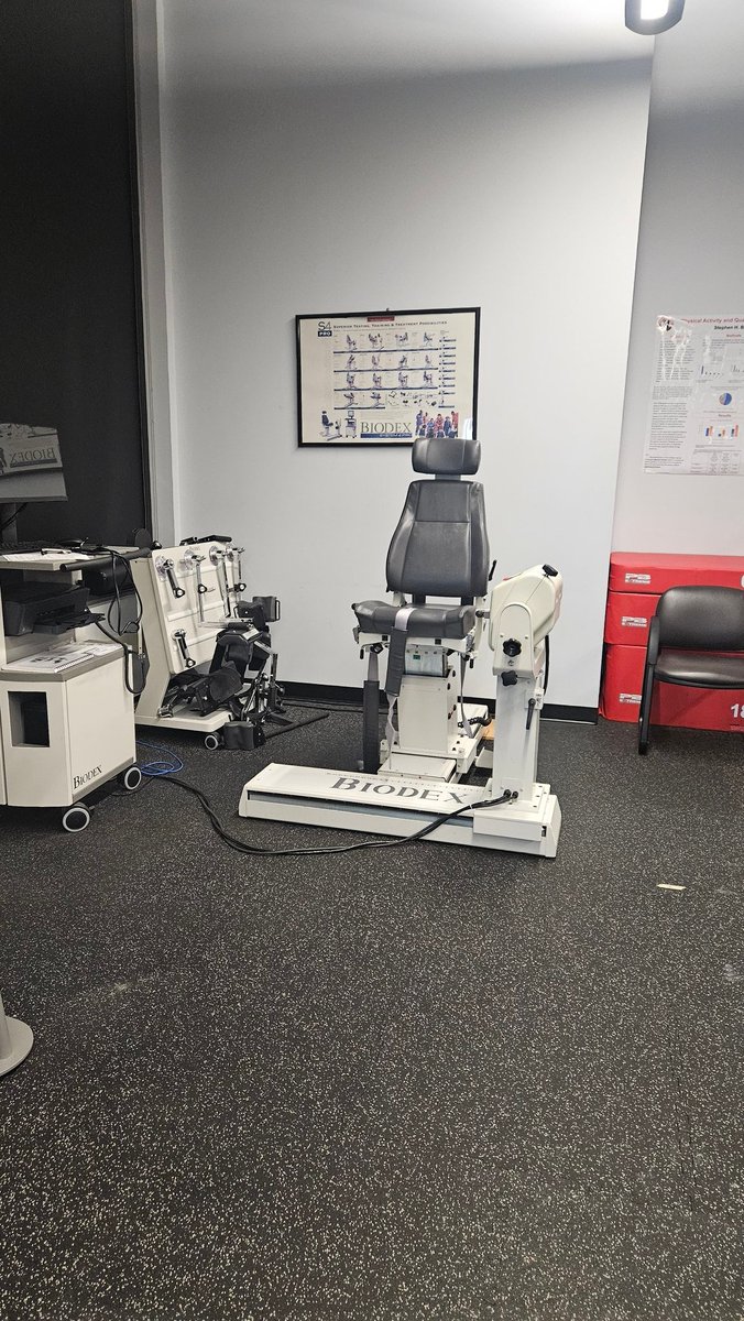 billvasko's tweet image. I had the chance to tour the Human Performance Lab here at Saint Francis. What an incredible resource for our Exercise Physiology students and it’s going to be a gamechanger for our softball program! We can evaluate each player to maximize efficiency &amp;amp; performance💪🏽🥎 #GoRedFlash