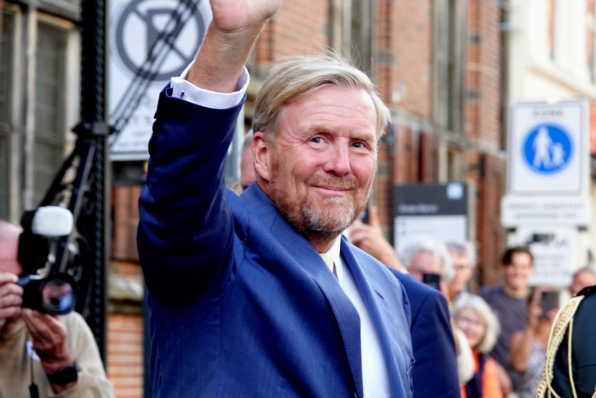 Koninklijk bezoek aan Zwolle: Koning Willem-Alexander opende tentoonstelling. Lees het hele verhaal  rtvfocuszwolle.nl/koninklijk-bez…

#zwolle #nieuws #koning #willemalexander #Fundatie #museumdefundatie #bezoek