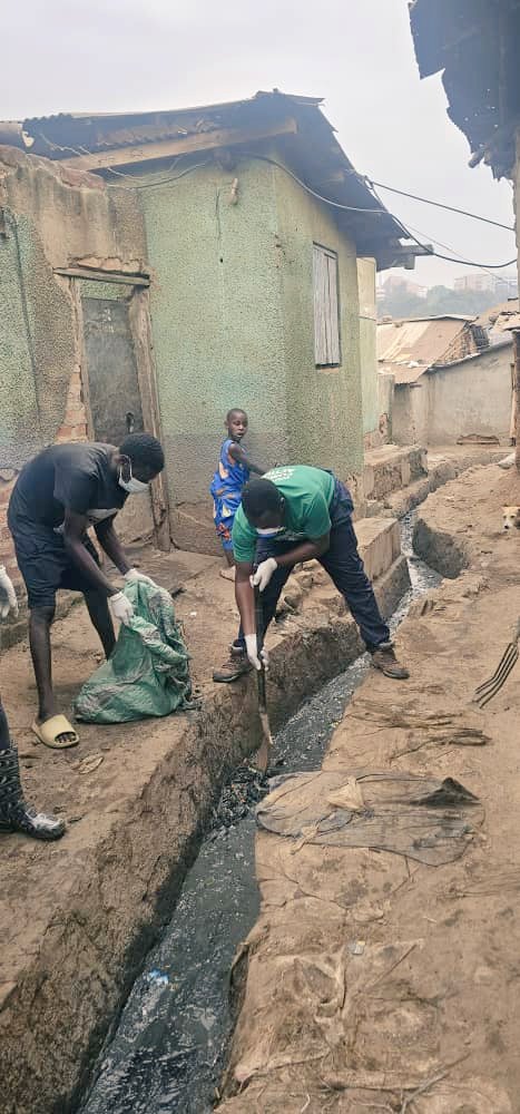 SsessaaziHerman's tweet photo. Today 5/09/2025 .@GreFa_Ug in partnership with .@KCCAUG and local Leaders of Makerere Kivulu conducted a Community Clean Up to create awareness in community about clean safe spaces.
@ACTogetherUG @KnowYourCityTV https://t.co/MkbtzM2Fx8