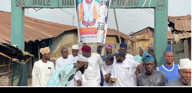 Muhamme70907022's tweet photo. Honourable Yakub Tunde Ajadi Prudent, the Senior Special Assistant to the Minister for Youth Development, @fmydNG  true symbol of hope and inspiration to young people across the nation. His passion for youth empowerment and community development has touched countless lives. https://t.co/kRW17ewxQ2