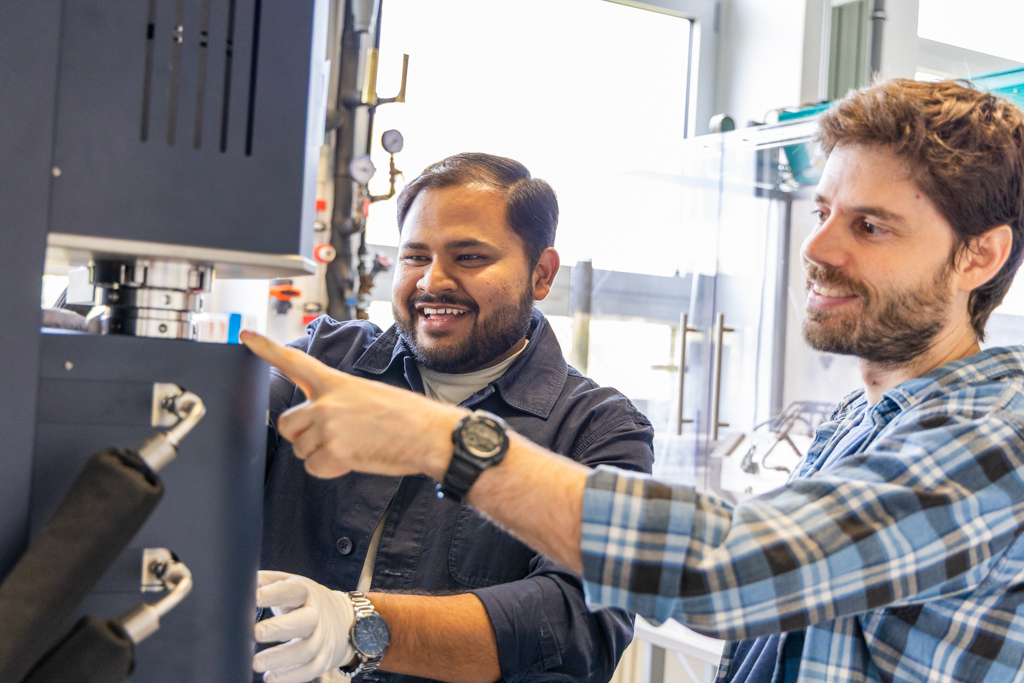 How can a stable metal oxide be reduced #CO2 -free and at a lower temperature to produce an iron-chromium alloy, the most basic component of stainless #steel ?
Shiv Shankar, Barak Ratzker &amp; Yan Ma published their thermodynamic framework in Materials Today: sciencedirect.com/science/articl…