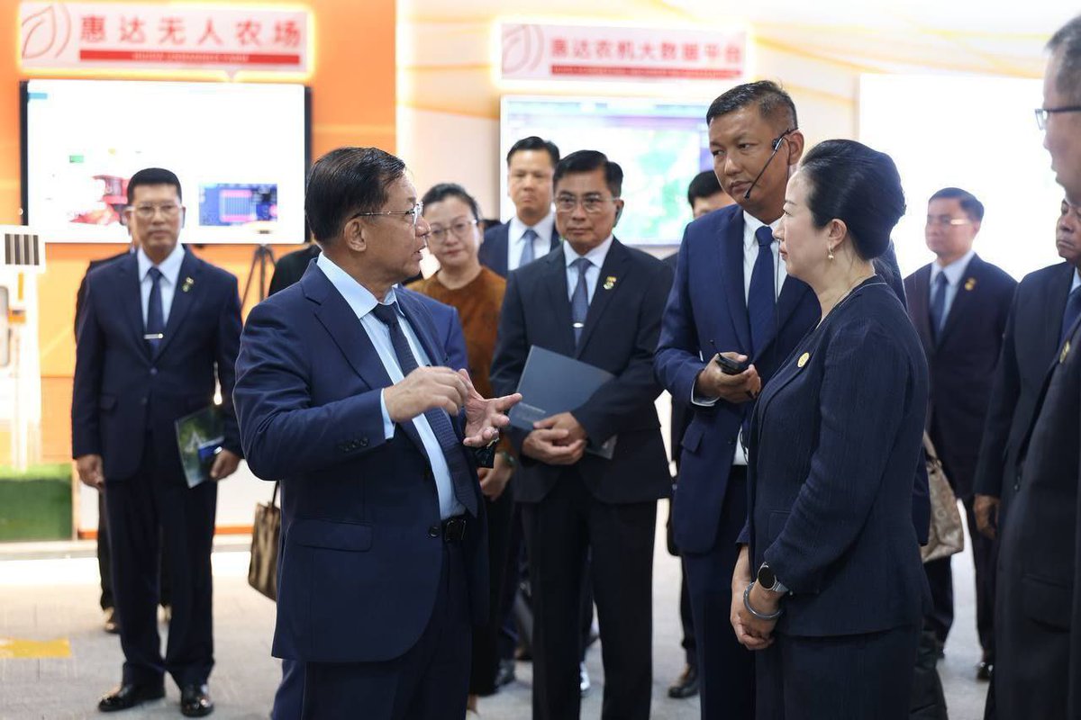 MoeSatKhinn's tweet photo. On Sept 5, Sr. Gen. Min Aung Hlaing, Acting President of Myanmar & Chairman of SSPC, visited Heilongjiang Huida Technology Co., Ltd. in Harbin, China. The delegation examined tech developments as part of an official visit.
#Myanmar 🇲🇲 #China 🇨🇳 #TechCooperation #SSPC #HarbinVisit https://t.co/edbB8uNL60