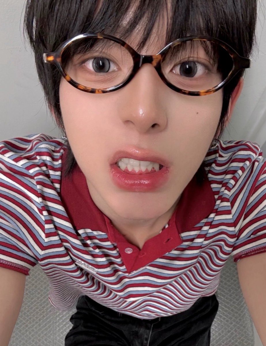 ๑ &gt; ᴗ &lt; ๑