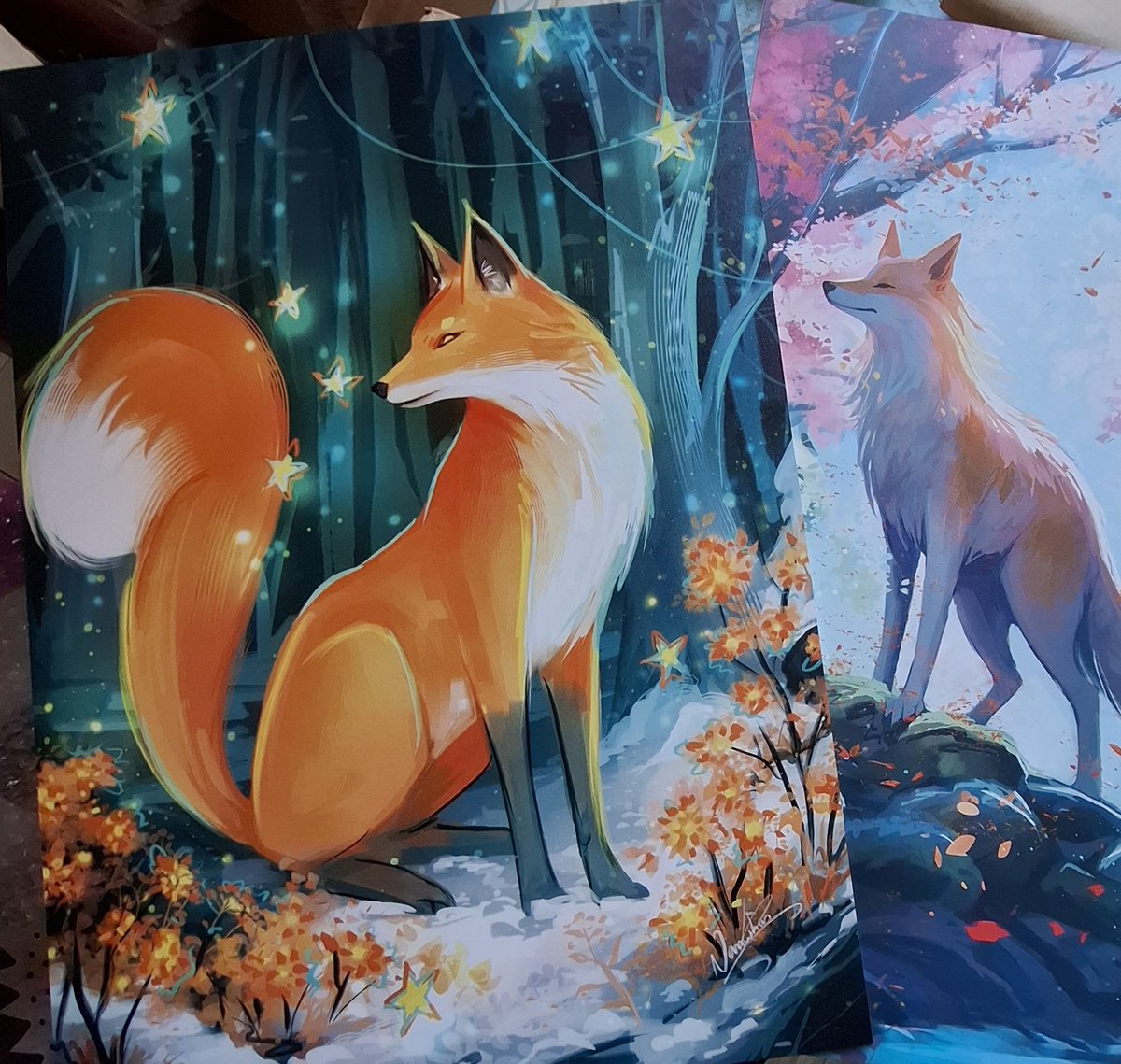 J'ai craqué pour les renards de <a href="/Namwhan_art/">Namwhan 🌼</a> ils sont trop beaux !! Je dois trouver maintenant où les accrocher pour les mettre en valeur. Et merci pour l'enveloppe avec les cadeaux, je suis trop contente ❤️