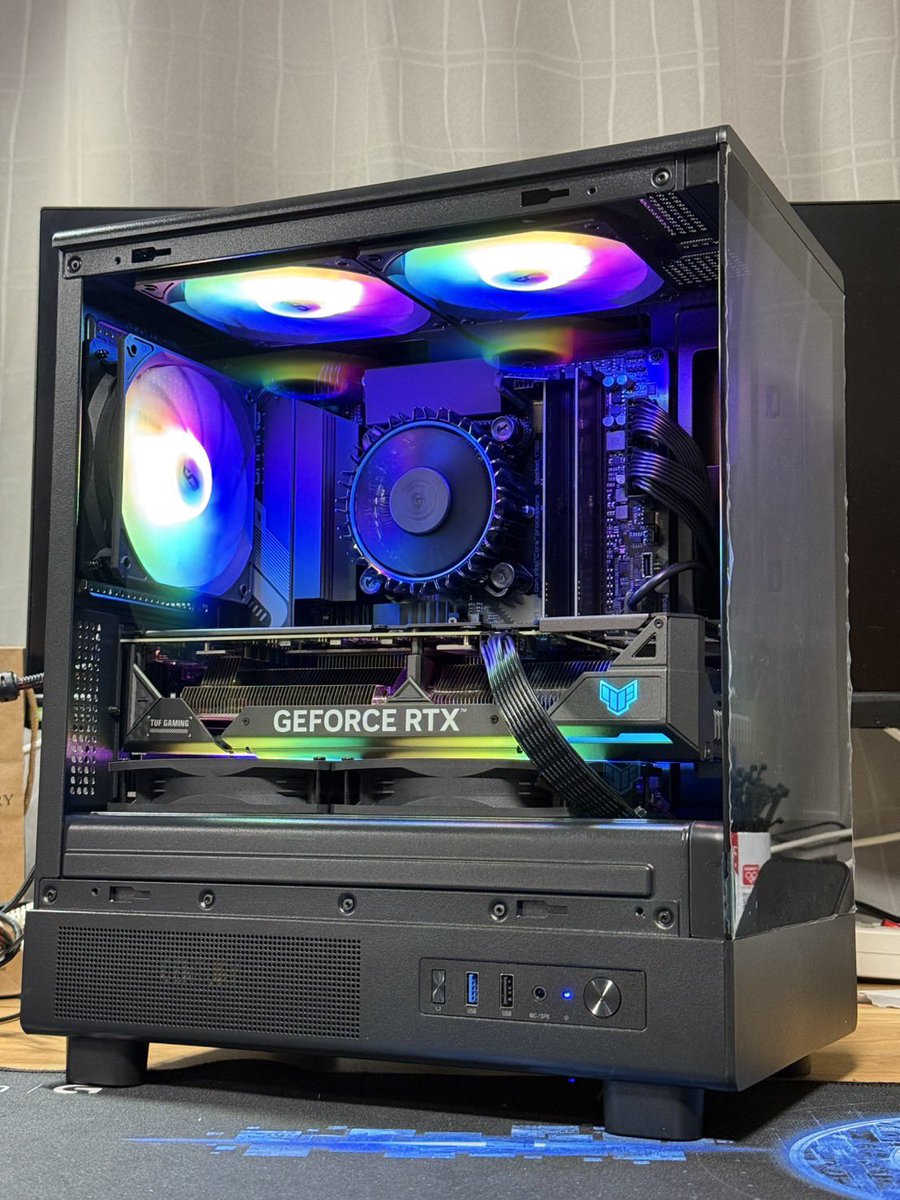 《抽顯卡》

什麼？ 想買稍微貴一點點但CP超高的主機？

那我為你獻上RTX5070
這台主機只要39000

你沒看錯  看起來很貴的配置四萬就能拿下

Intel i5-14400F
AX120R
Asrock B760M-HDV/M.2 D4
Lexar D4-3200 16G*2
Luxar NQ780 1TB Gen4
RTX5070
FSP HEXA 85+ PRO 750W
鏡之小島
Windows 11 Pro