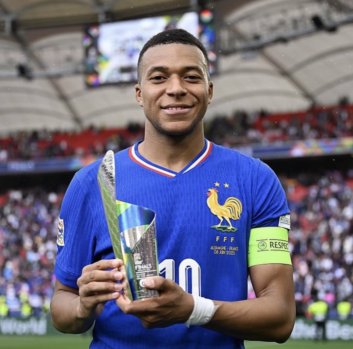 Si Mbappe marque contre l’Ukraine ce soir J’OFFRE 200€ ➜

 ➜ RT + FAV LE TWEET  
➜ FOLLOW @Silvioftn 
➜ IDENTIFIE 2 PERSONNE 

Tirage au sort à la fin du match.

#TeamParrieur #UkraineFrance