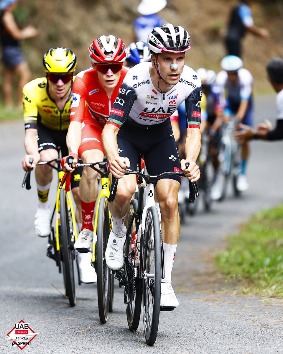 kiko13_martins's tweet photo. 🇵🇹🚴‍♂️ O momento de uma carreira que está no auge: João Almeida vence no Angliru e conquista a primeira etapa na Vuelta https://t.co/9CeRYepE3Z